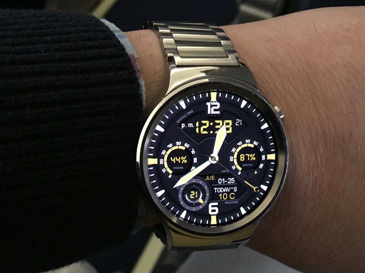 SansaTwit's tweet photo. Esta es la #Watchface de #MiSmartWatchHoy | #FACER “Pluto-Yellow” | #Smartwatch #AndroidWear #HuaweiWatch No #PebbleSteelHoy https://t.co/wQhJr9hHrg