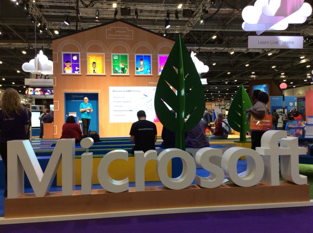 Over at the @microsofteduk stand... <a href="/G_Cooper/">Graham Cooper</a> presents SIMS Primary and how it will make life in the classroom easier for teachers