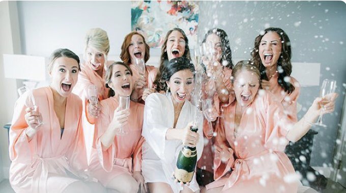 SHE SAID YESSS |Vier je vrijgezellen feest samen met je beste vriendinnen/bruidsmeisjes in de @beautytruckhelemaalmooii voor leuke tips and trics voor de grote dag💄💅🏻
#beautytruckhelemaalmooii #wedding #vrijgezellenfeest #makeup #champagne  #trouwen #oplocatie #degrotedag