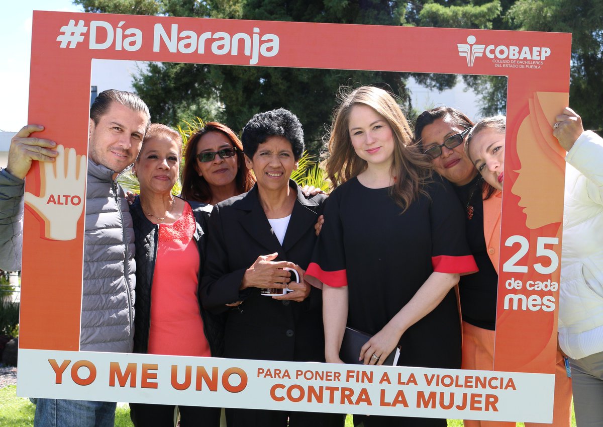 cobaep's tweet photo. Alumnos, docentes y personal administrativo de los 37 Planteles del @cobaep se suman al #DiaNaranjaEnPuebla ¡No a la violencia contra las mujeres y niñas! https://t.co/gbCsKIJCHY