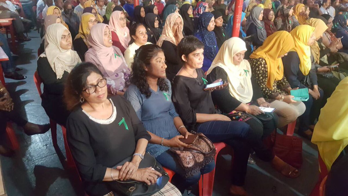 IllathHassan's tweet image. ‘Liyevidhaa Emme Andhiri Dhuvasthah. Mi dhuvasthah Alhugandumenaa Bahdhalu kuraa Manzaru Meege 3 Aharu Kurin Alhugandu dheken feshin 2/2" @ShimranAb
#ImranJalugai1000Dhuvas #RayyithungeBadhalu 🇲🇻