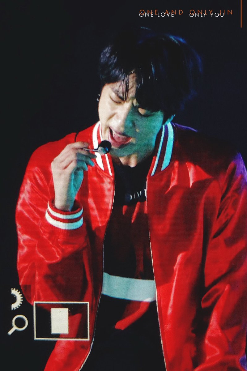 oneandonly_jin's tweet photo. 180125 SMA

#방탄소년단 #진 #석진 #JIN https://t.co/jmc4rqFaQl