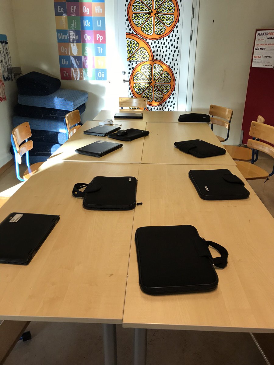 EllaMakerspace's tweet photo. Vi hoppar chrome books idag och testar green screen. ”Om du kunde teleportera dig vart som helst, vart skulle du åka då?” https://t.co/F8yShSSszn