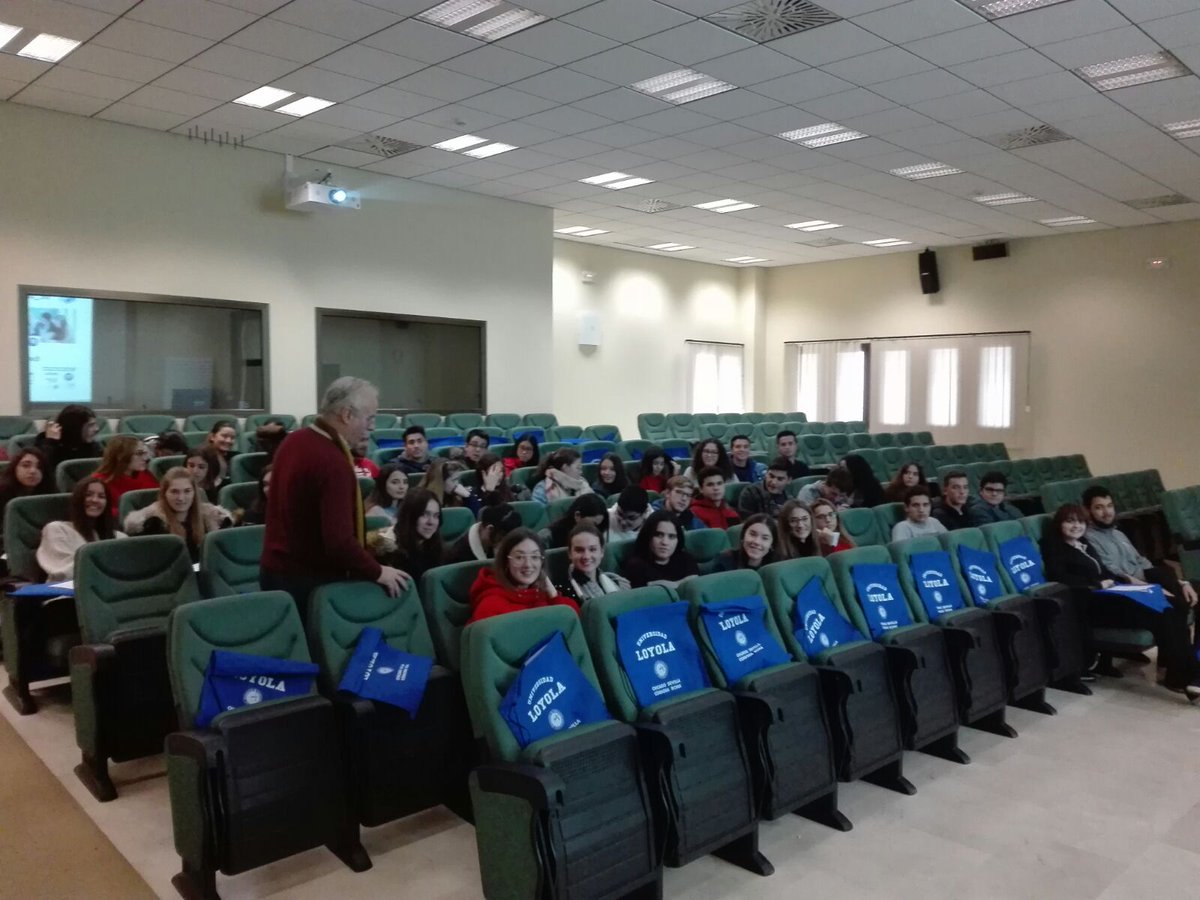iesalhakencor's tweet photo. Visita del alumnado de 2 Bach #orientación #vocación#aprendiendo @LoyolaAnd https://t.co/nigb1raB42