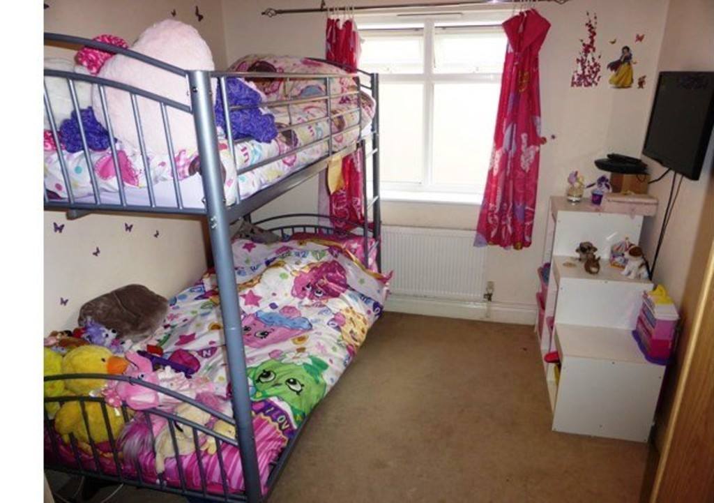 Rona Estate Agents tweet media