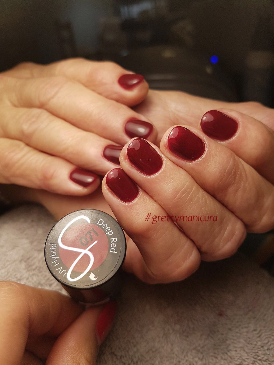 GRETTY_MANICURA's tweet photo. ❤️ El primer #colordelmes de 2018 es para este rojo oscuro de @IloveSemilac, nos lo habéis pedido muchísimo ❤️#colorofthemonth #colordelmes #uñasrojooscuro #deeprednails #rednails #uñasrojas #nailart #nailstoinspire #nailsoftheday #nailsofthemonth #uñasdegel #grettymanicura https://t.co/QXg5cdE4CR