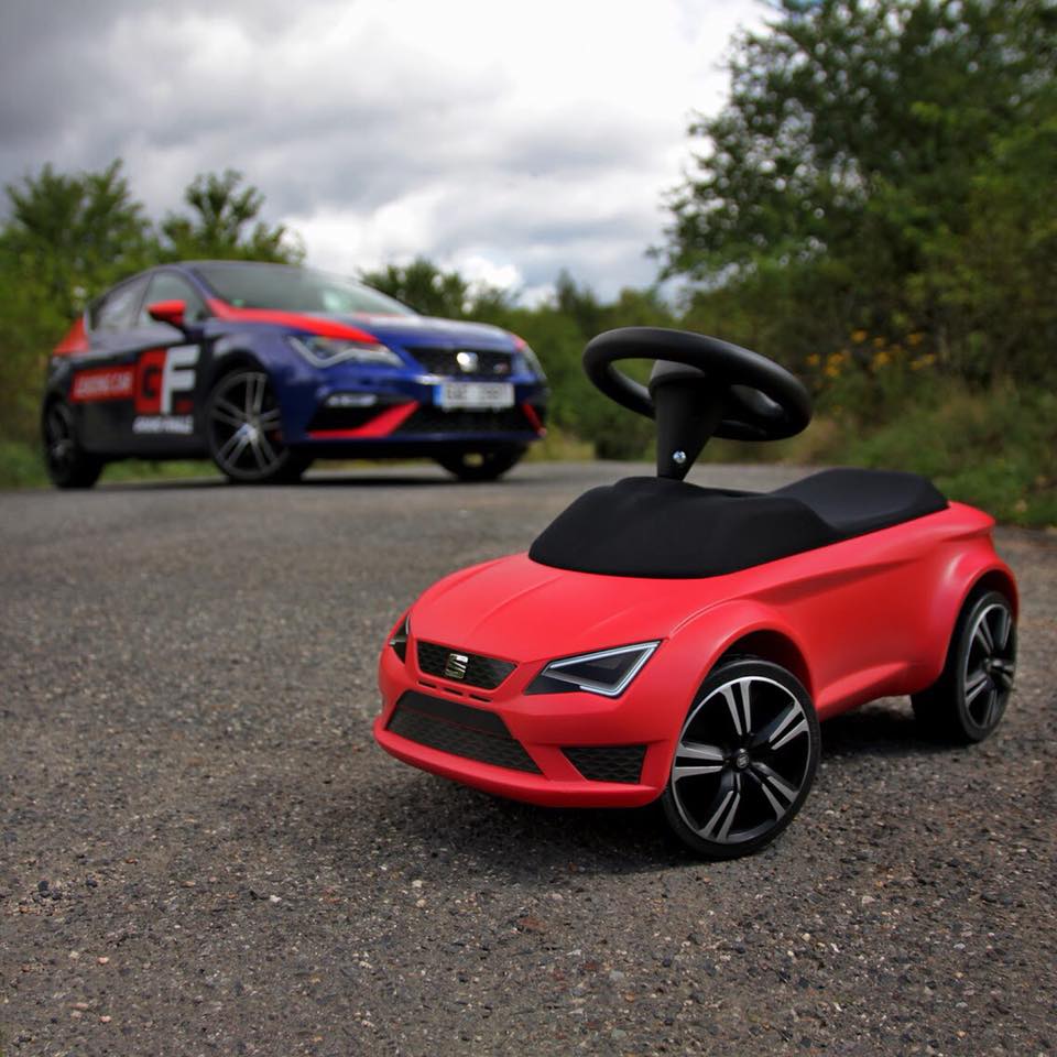 VWFS_CZ's tweet image. Potřebují vaše děti také své auto? Není problém! Vůz pro ty nejmenší si můžete vyzvednout u vašeho dealera SEAT! #seat #chciseat #vwfs #prodeti