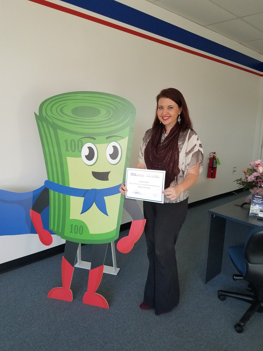 Congratulations to GM Monica Wadsworth on her 1 year Anniversary!!!! <a href="/MonicaWadswort2/">Monica Wadsworth</a> <a href="/jesstraylor/">Jessica Traylor</a> @Division2tmx
