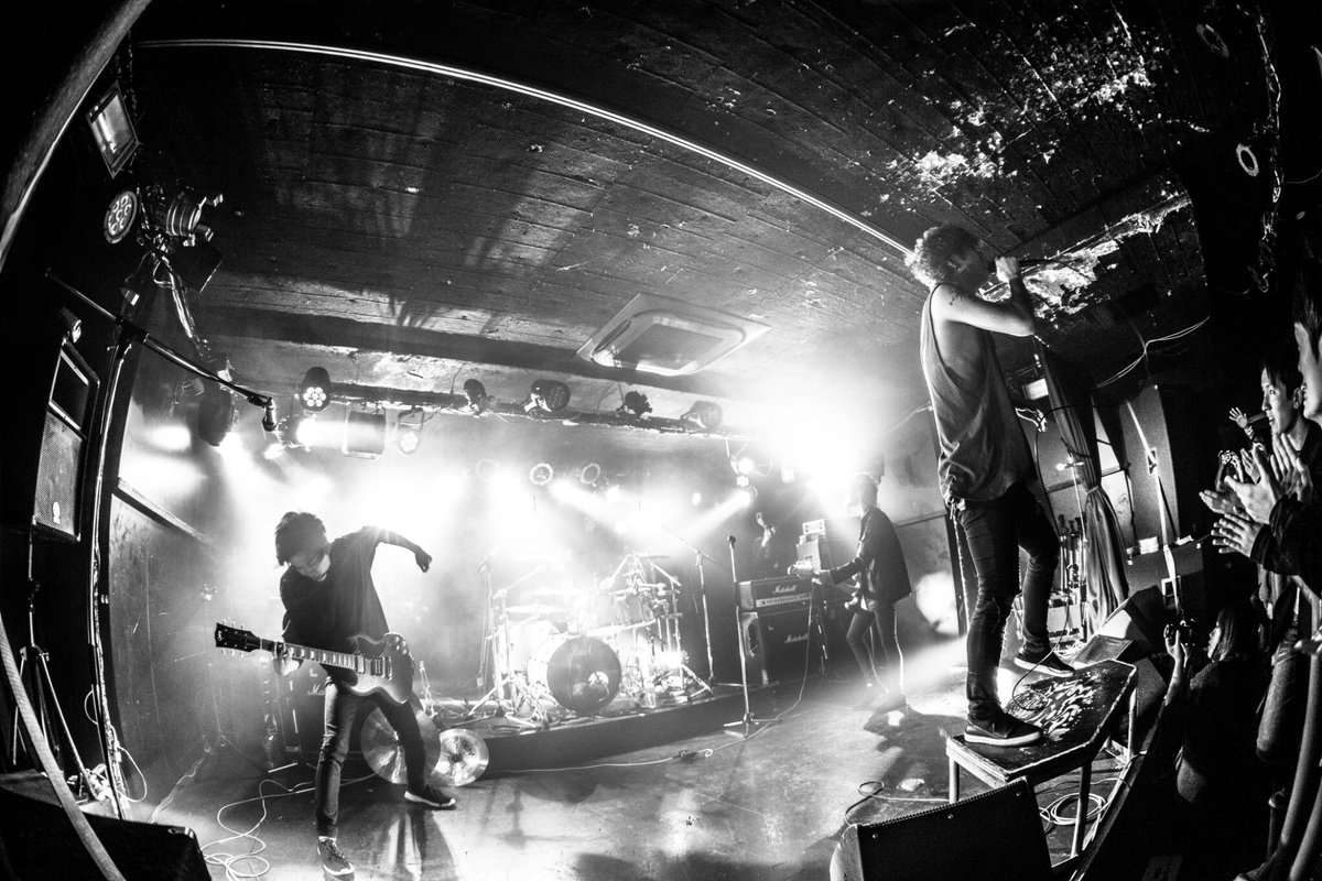 1/24No Timeレコ発

悪天候の中見に来てくれたみなさんにそれに見合ったいいライブができました(*`･ω･´)

次のステージへ上がれたような気がした１日でした