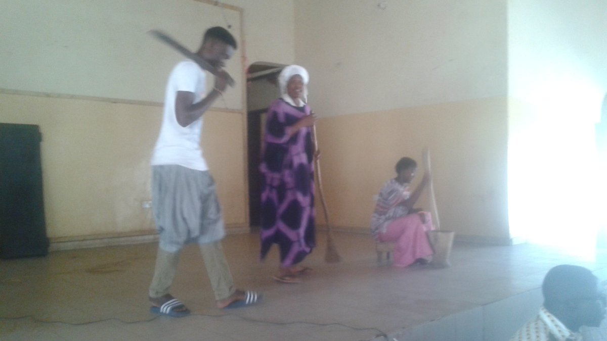 Sulaymanceesay1's tweet photo. Drama on #FGM/C ongoing to raise awareness on d danger associated with it. D drama is been perform by KM drama group @GambiaNYC @RojalnuGambia @UNICEFGambia @MaslamSanneh @ksillah1 @EdrisaNjie @Mokendeh1 @ceesaylamin2001 @ryankebbeh_11 #Gambia #NeverAgainInMyGeneration https://t.co/PLNYHPRbAK