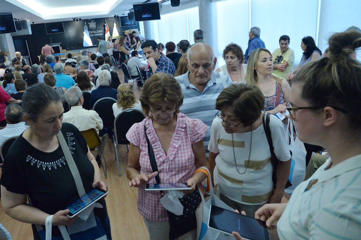 dsocialcordoba's tweet image. Continúa la entrega de tablets del programa +SIMPLE para jubilados con CUIL terminados en ocho. Se distribuyen en el Salón de Actos del Palacio 6 de Julio de 9:00 a 18:00. Consultá el cronograma acá 👉bit.ly/2ElBNwE