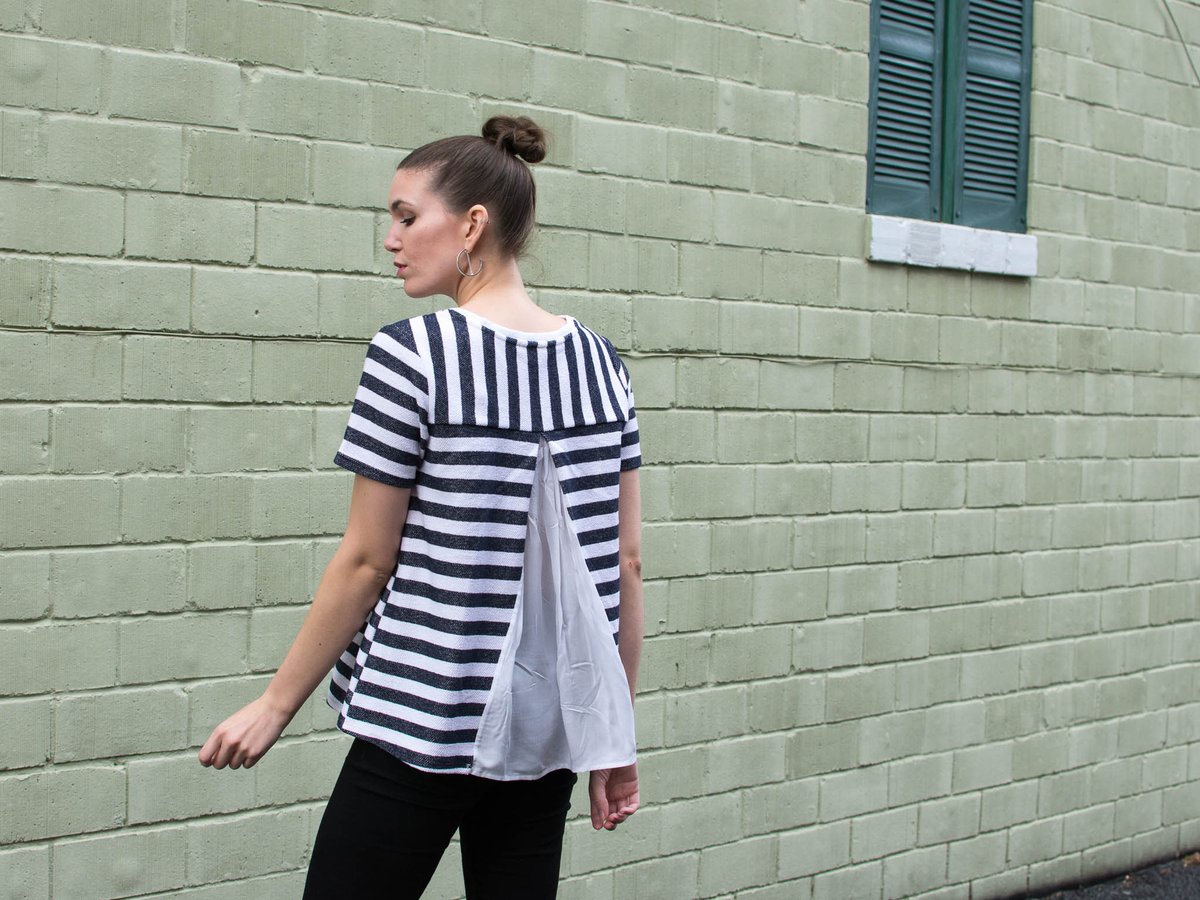 mission_edit's tweet photo. Me: I don’t need another stripe shirt.
Me to Me: But the back is different though.
If you feel me shop the top here: https://t.co/1WtzCxMMWY
#missionedit #realtalk #springlook #shopping #stripeshirt #stripes #fashion #style https://t.co/TLLYQuqEc2