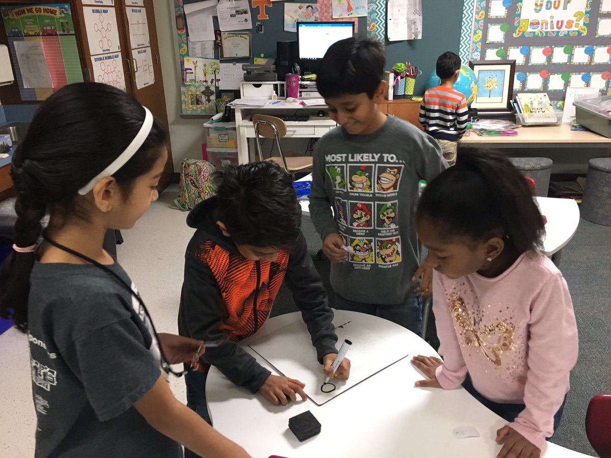 becca_conn's tweet photo. Playing "snowman" in WIN time to challenge our knowledge of vowel teams within words is so much fun! #lakeside1718 @MsLeonardsClass @smaygreen @H1Valerie https://t.co/rI7X6TfUlV