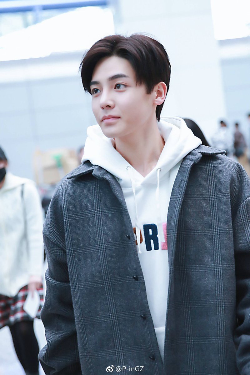 houminghaou's tweet photo. 180125 GuangZhou🛬Shanghai

cr chen #侯明昊 #houminghao #NeoHooo 🐵 https://t.co/K7fpeSA4wv