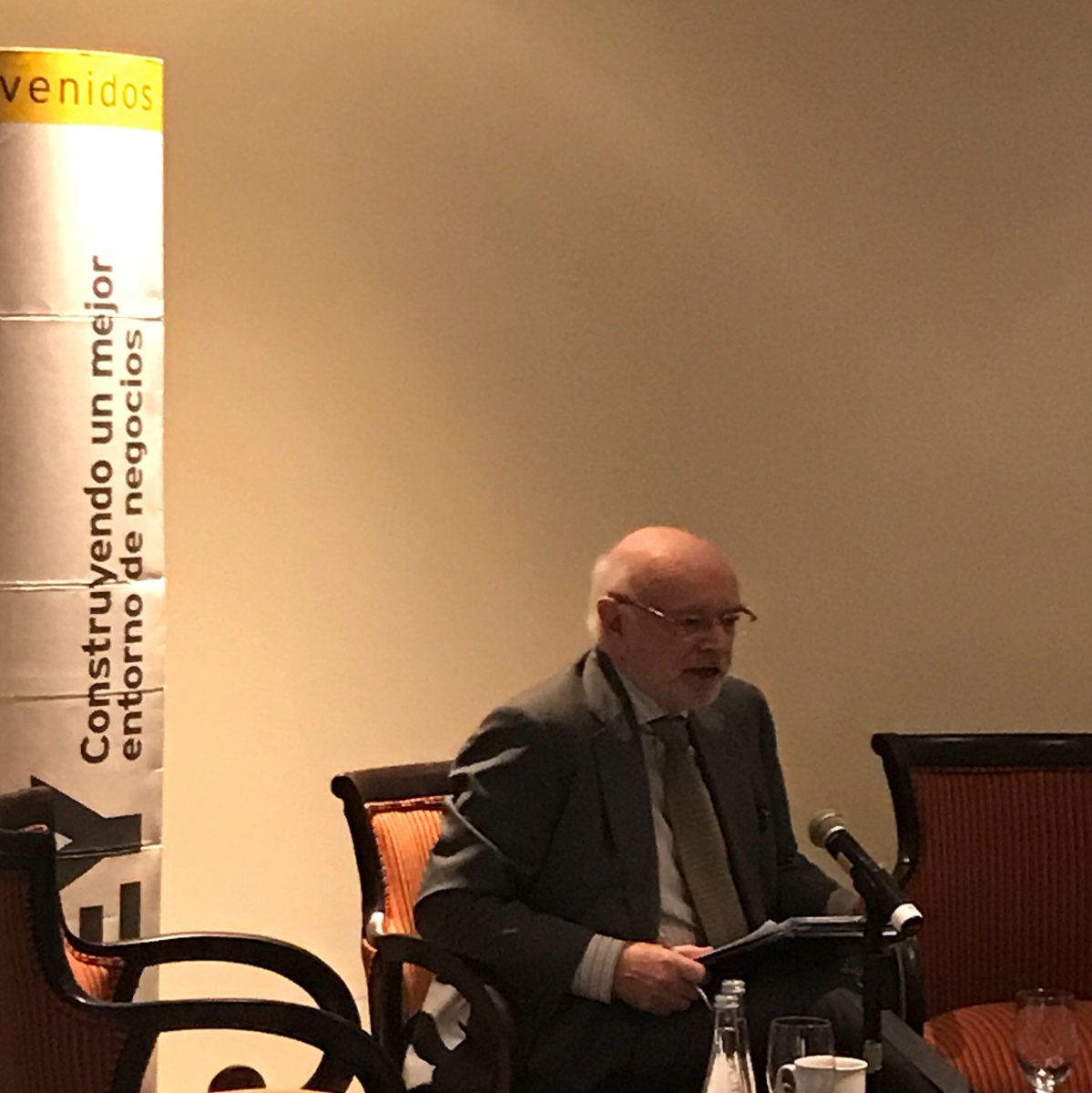 EYMexico's tweet photo. Jeffrey Owens, Senior Policy Advisor to the Vice Chair of #EYGlobal Tax, es el primer ponente del día. El ex Director de Política y Administración Fiscal de la OCDE, habla acerca del cambiante ambiente fiscal internacional. https://t.co/NKSXyvAtvp