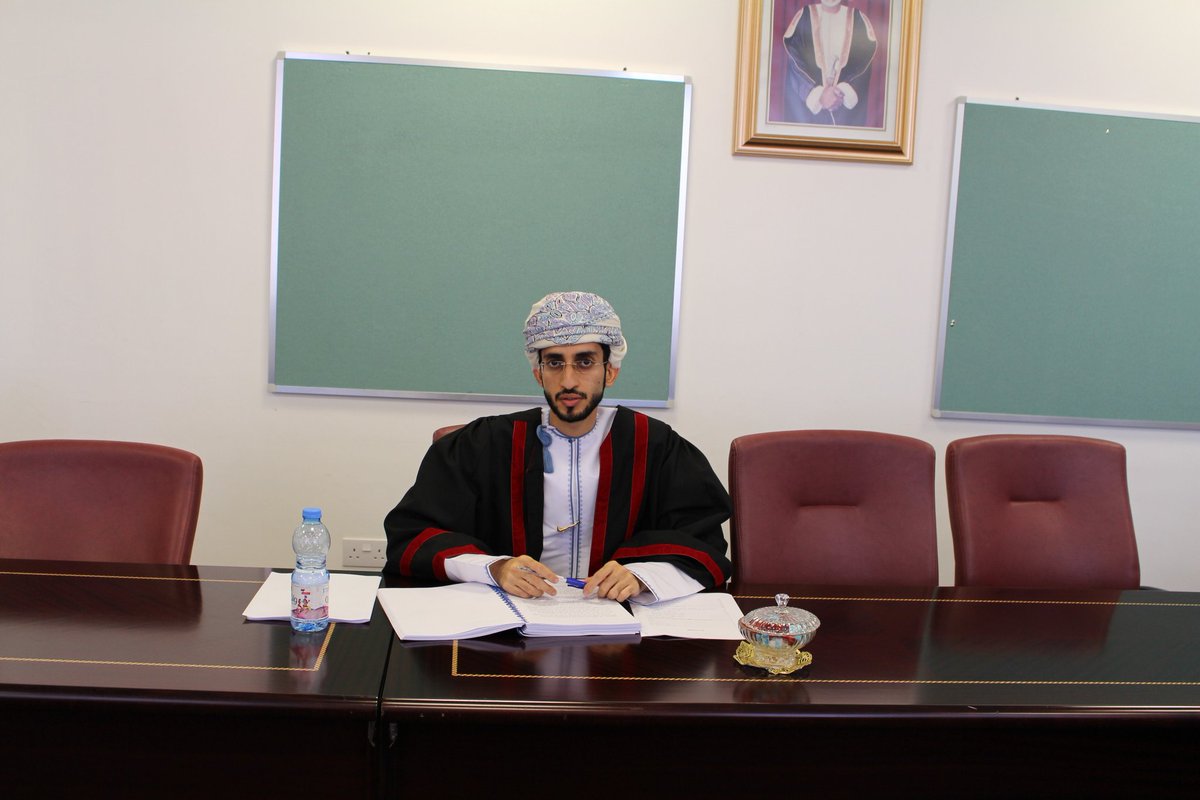 M_ALRuqeishi's tweet photo. بفضلٍ من الله وتوفيقه،،
وبحمده وشكره على نعمائه،، 

تمت مناقشة وإجازة رسالتي للماجستير بتخصص القانون الجزائي بكلية الحقوق في جامعة السلطان قابوس

والتي كانت بعنوان "الإثبات الجنائي في الجريمة الإلكترونية" 

سائلاً الله عز وجل التوفيق والسداد لي ولكم،، https://t.co/s4pBp3wQ56