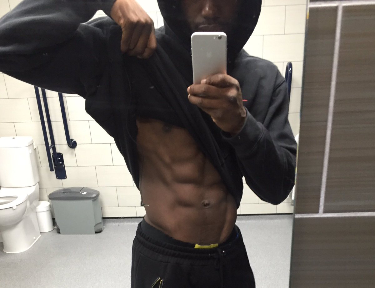 AldgatePuregym's tweet photo. #TBThursday abs looking like a Galaxy bar but #teamAldgate don't look back for long these are coming back 🍫🍫🍫🍫🍫 join us at PureGym Aldgate and make your own Galaxy bar https://t.co/BEZYAWWjoG