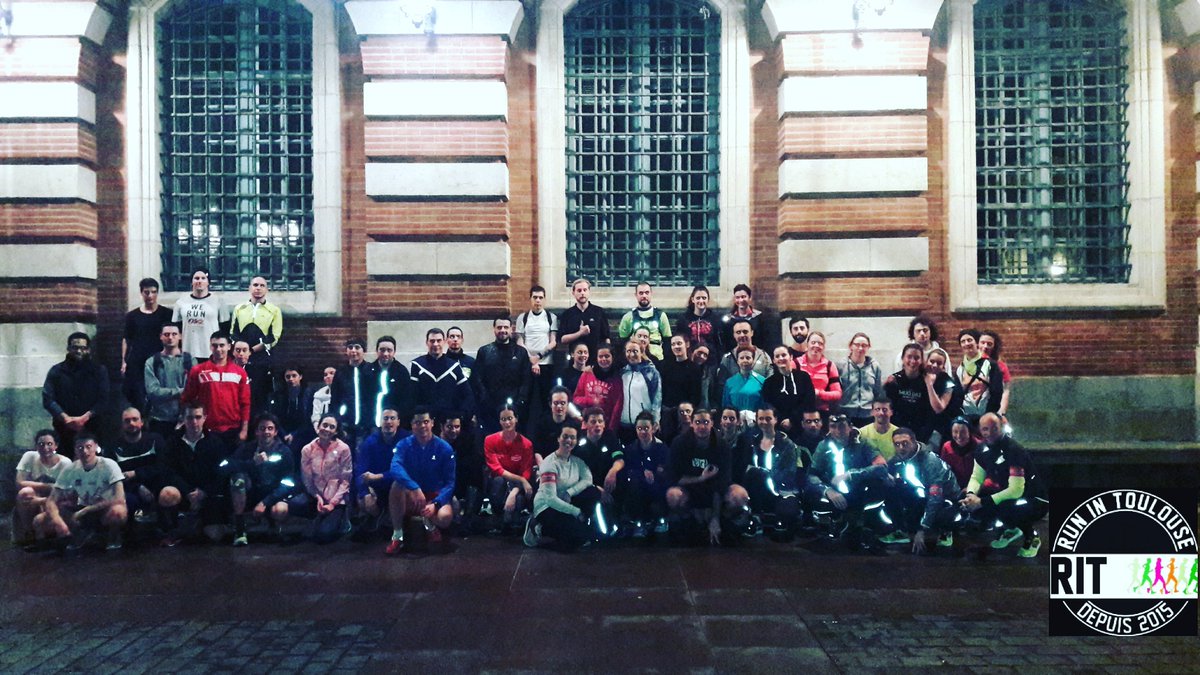 runintoulouse's tweet photo. #running #Toulouse #RunInToulouse Nouvelle année, nouveaux challenges! 😊 Faites du sport tout en découvrant la ville. RUN IN TOULOUSE vous propose des footings en groupe, les mardis et jeudis à 19h place du Capitole dans une superbe ambiance. Infos ==> https://t.co/g0gp6G9K5V https://t.co/10g41NPVGJ