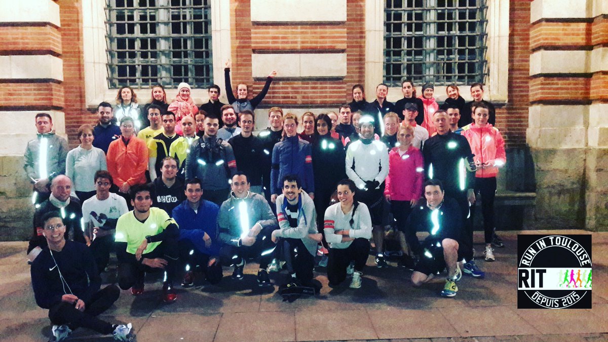 runintoulouse's tweet photo. #running #Toulouse #RunInToulouse Nouvelle année, nouveaux challenges! 😊 Faites du sport tout en découvrant la ville. RUN IN TOULOUSE vous propose des footings en groupe, les mardis et jeudis à 19h place du Capitole dans une superbe ambiance. Infos ==> https://t.co/g0gp6G9K5V https://t.co/10g41NPVGJ