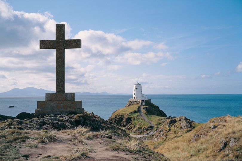 baguettedujour's tweet photo. Happy #StDwynwensDay to all our #Welsh lovers! Here’s 7 things you didn’t know about the #Welsh #ValentinesDay from @WalesOnline https://t.co/3ZhKQkjlLs https://t.co/0pcjNRavCc