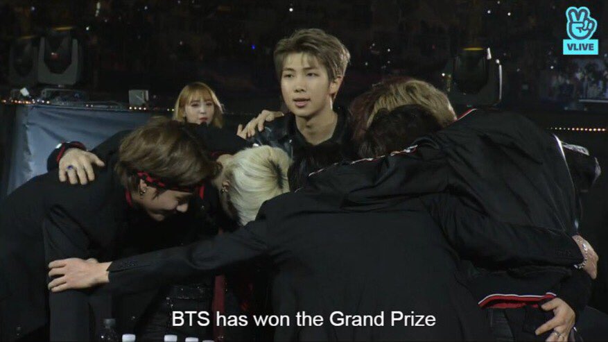 _Inna_29's tweet photo. ❤️💪🏻
 #BTS_SMA_TODAY https://t.co/d21zhptzyN