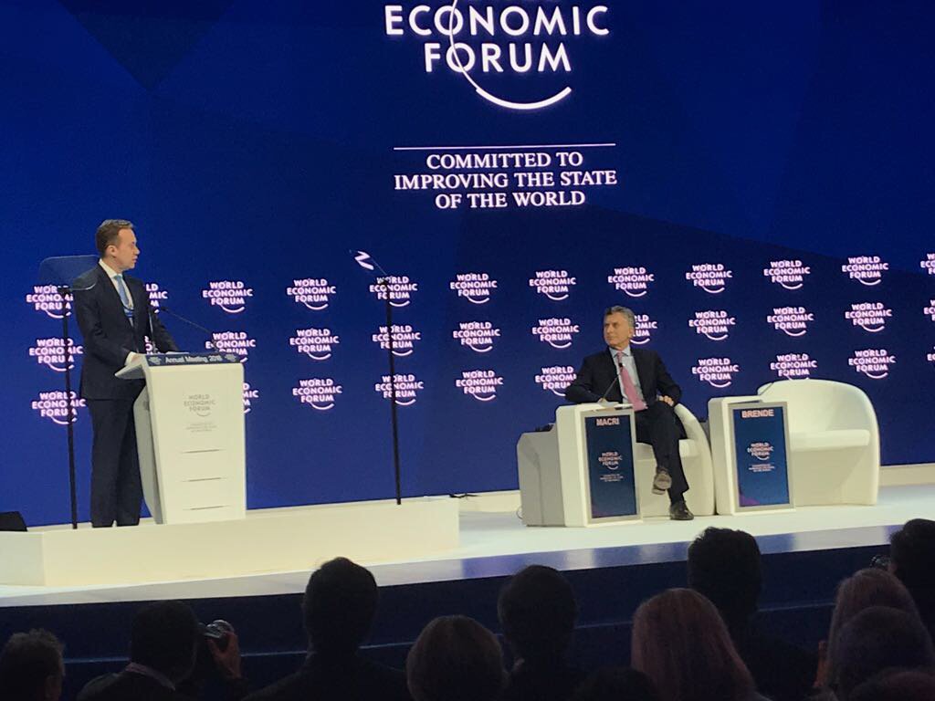 Great to talk to President <a href="/mauriciomacri/">Mauricio Macri</a> about @Fund_Irradia 's work with the <a href="/PStoplight/">Poverty Stoplight</a> in Argentina. Also ran into my long-time friend <a href="/andreagrobo/">Andrea Grobocopatel</a> of <a href="/FundacionFLOR/">Fundación FLOR</a>. #WEF2018 <a href="/Davos/">World Economic Forum</a> <a href="/wef/">World Economic Forum</a>