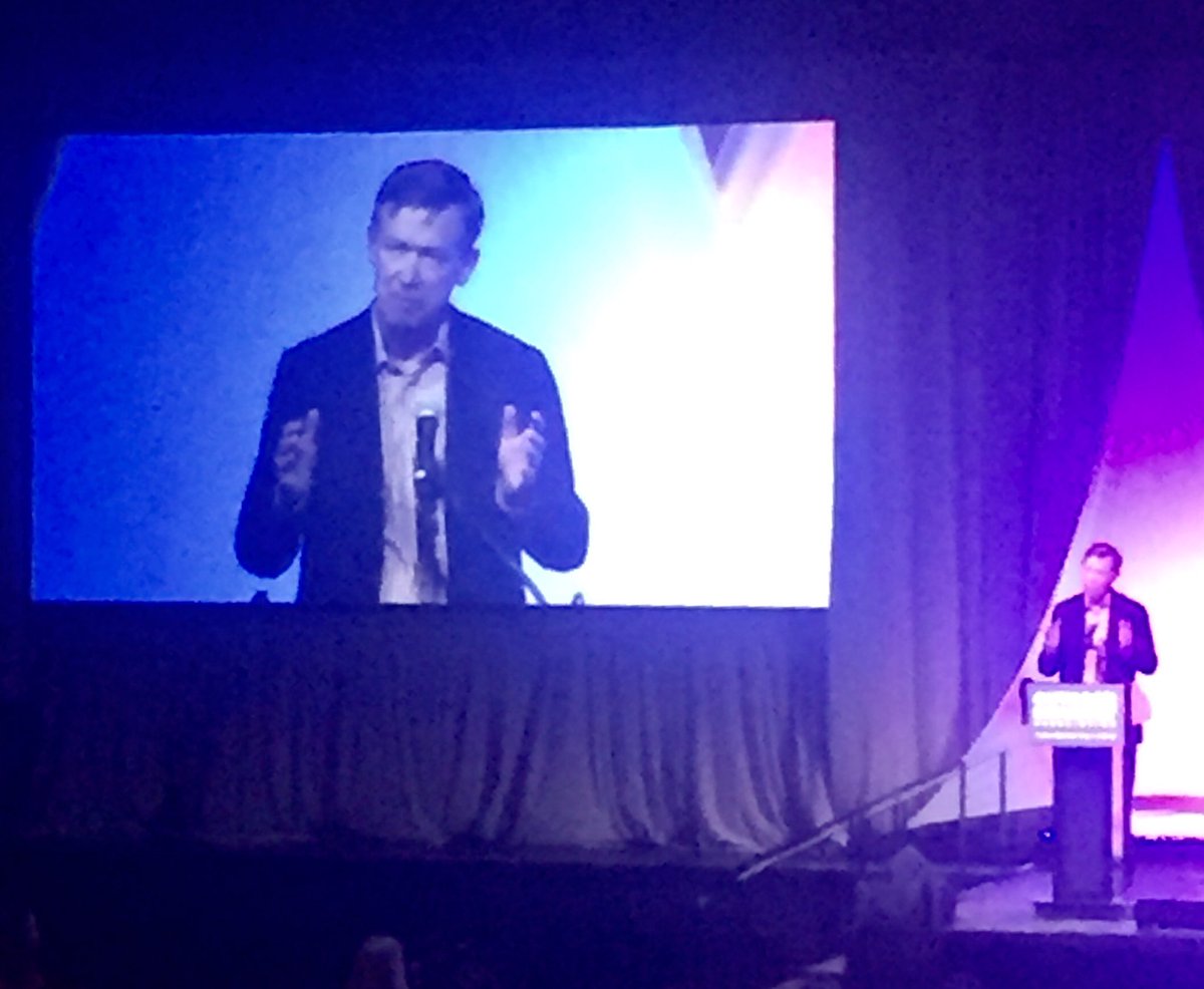 Urban_Chick's tweet photo. Proud to be an #outdoorist and see the #OutdoorRetailer and #SnowShow join forces for the first time in 30 years. @hickforco @siasnowsports @OIA https://t.co/eEB4bUssws
