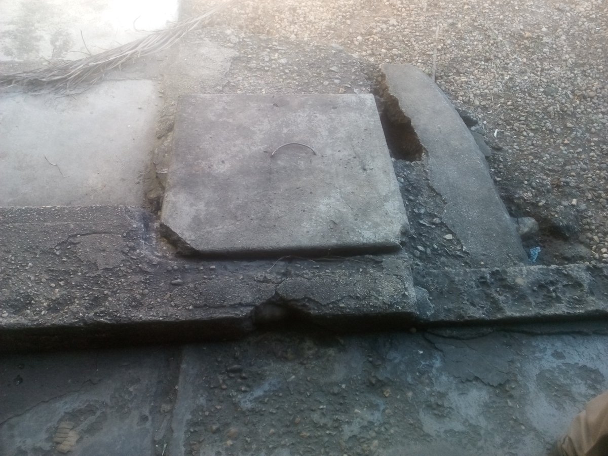 e_bocaney's tweet photo. sabemos de las necesidades de cada escuela, pero la E.B.E Cristina de bocaney requiere de dotaciones para el area de la cocina los reverberos estan dañados, restaurar las tuberias de aguas negras, las instalacion de gas estan por fuera. @JauaMiranda @ContactoFede https://t.co/QUpEpr5SUt