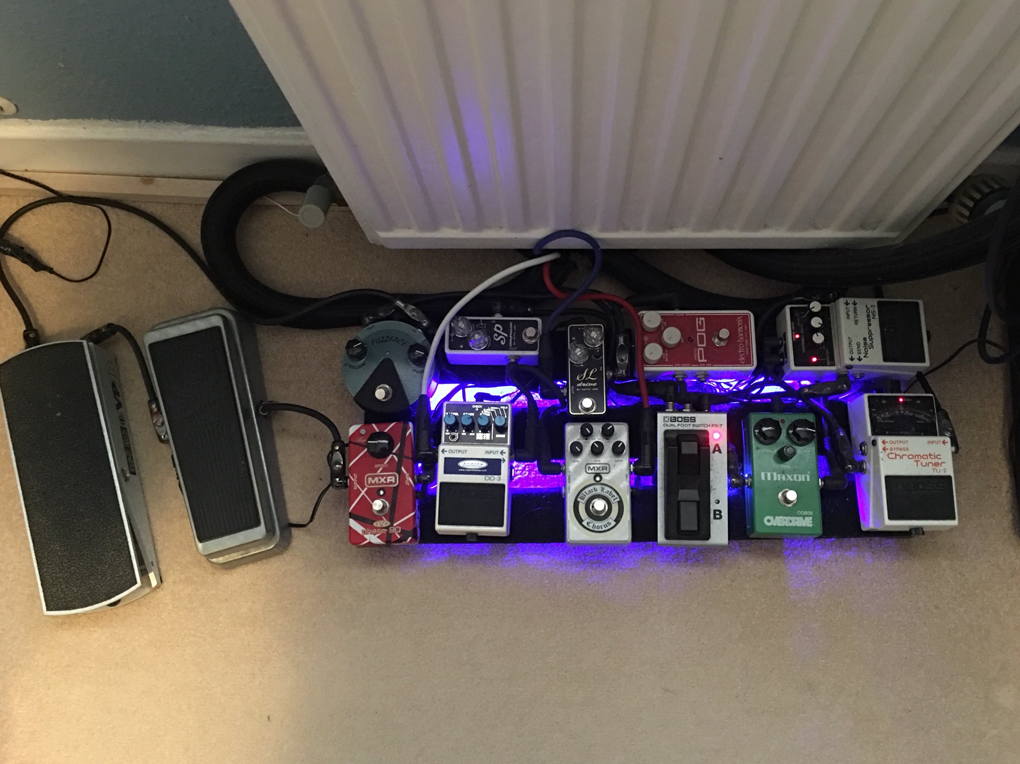 DUZRajiW4AAZW4B.jpg:large