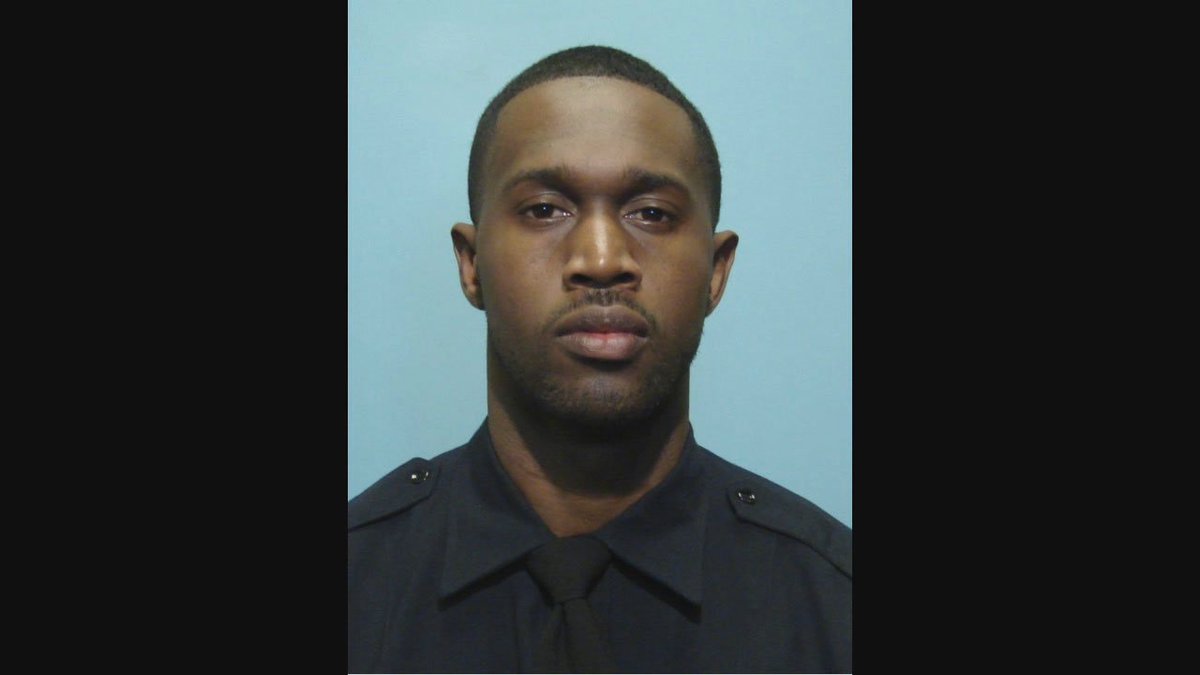 jlepolastewart's tweet photo. Day 2 of Gun Trace Task Force trial about to begin. Corrupt fmr. officer Maurice Ward continues testimony. https://t.co/of8jBxSwVg