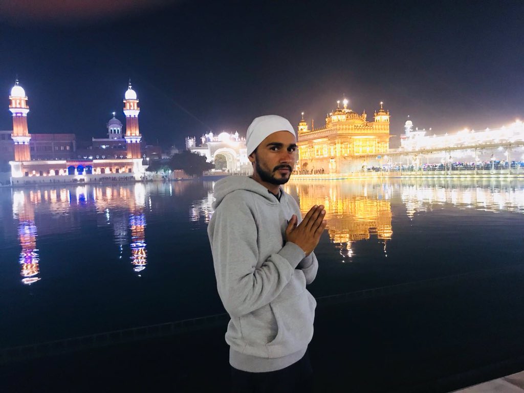 vikramjit04's tweet photo. No limits for worship to god 🙏🏻 time to pray # all will be well # 🤘🏻god is everywhere in everyone ### waheguru 🙏🏻🙏🏻🙏🏻🙏🏻 https://t.co/Mdr3ekEsrh