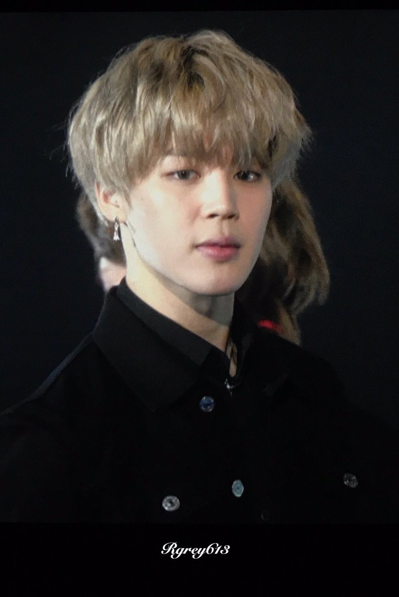 Rgrey613's tweet photo. [preview] 
180125 서울가요대상 #JIMIN #지민 

#방탄_서가대대상_축하해 

#iHeartAwards #BestFanArmy #BTSARMY @BTS_twt https://t.co/lIYLUlLfIa