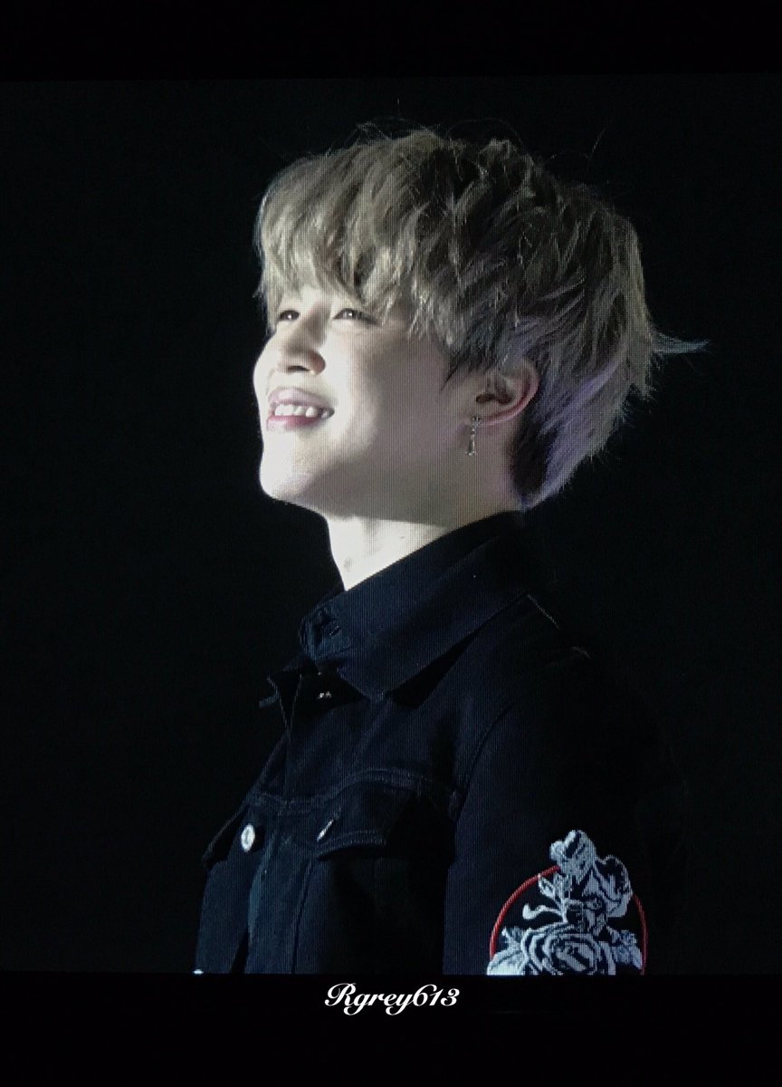 Rgrey613's tweet photo. [preview] 
180125 서울가요대상 #JIMIN #지민 

#방탄_서가대대상_축하해 

#iHeartAwards #BestFanArmy #BTSARMY @BTS_twt https://t.co/lIYLUlLfIa