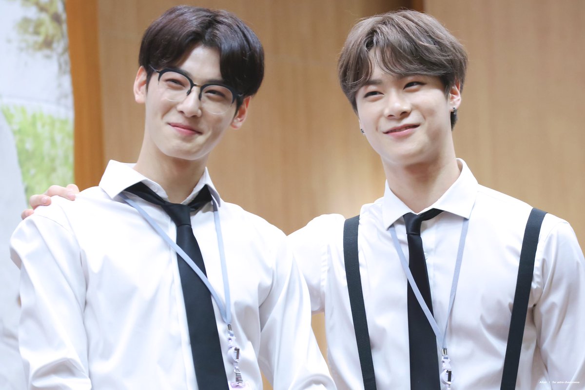 Altair_0330's tweet photo. 앞으로도 모든 순간 함께하자💖 항상 멋진 빈아 생일 축하해😊💕 #HappyMOONBINday #아스트로 #차은우 #문빈 #빈아생일축하해 @offclASTRO https://t.co/otE0N1kcsM
