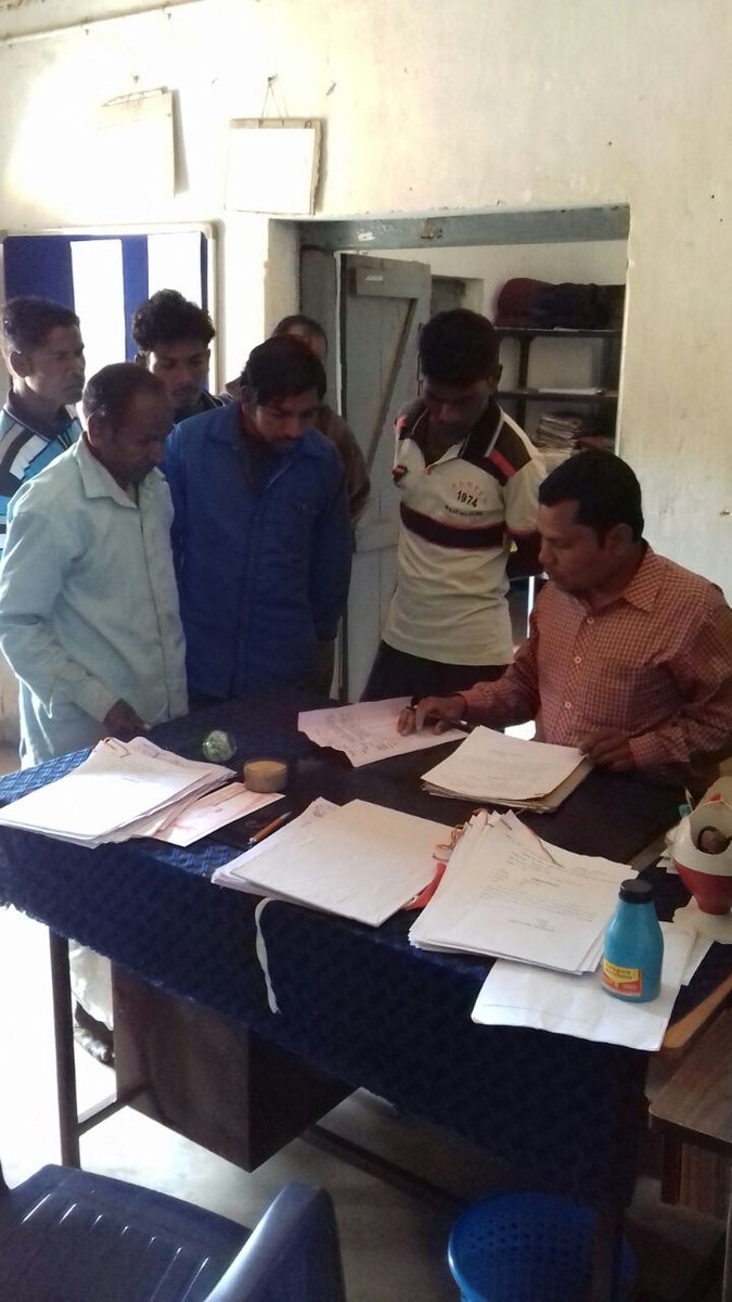 Tkmdtdr's tweet photo. Encroachment camp court of Additional Tahasildar at Kendujiani RI Circle https://t.co/1BJSZj4NYg