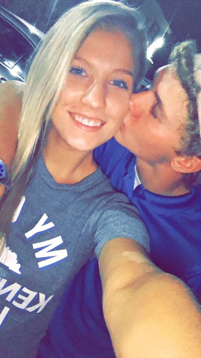 AustinCollins7c's tweet photo. Everyone go wish this dime piece a happy 21st! 🎉🎉 love you sweetie hope your day is as great as you are! https://t.co/6QZS701eoF