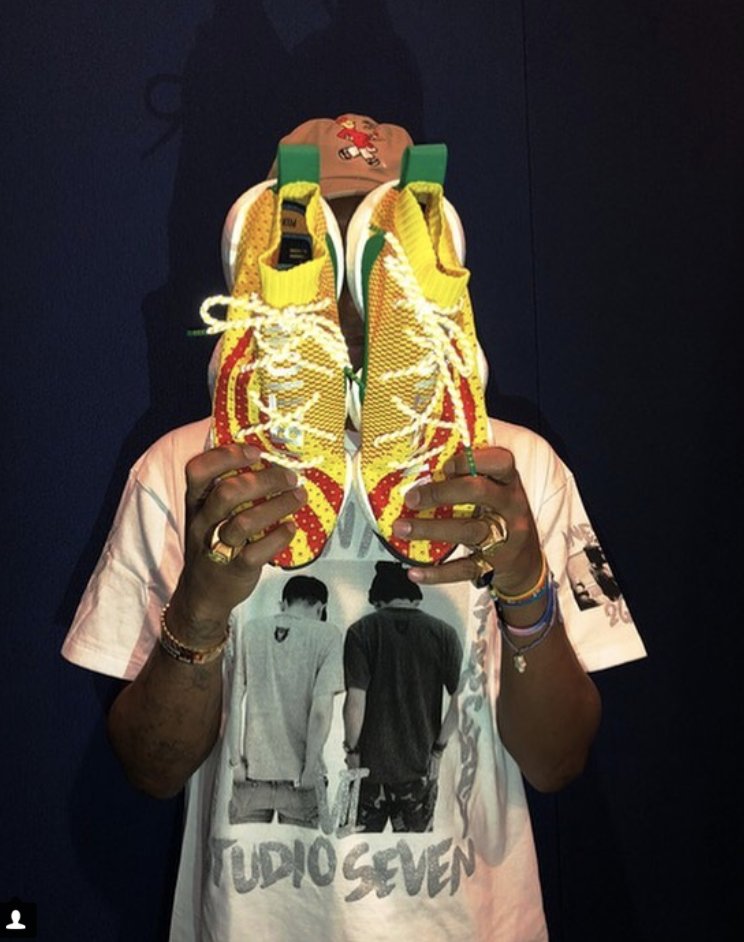 SOLE LINKS on Twitter "👀 747WarehouseSt Pharrell…