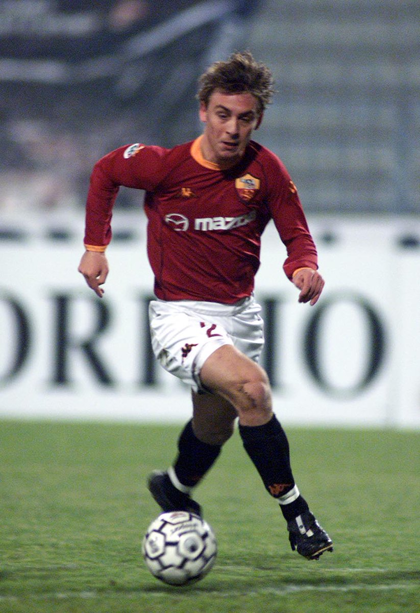 RomaDutch's tweet image. In 2003 maakte een jonge Daniele De Rossi zijn Serie A debuut voor onze club! Dat is vandaag exact 15 jaar geleden... 💛❤️
  
#ASRoma #DDR