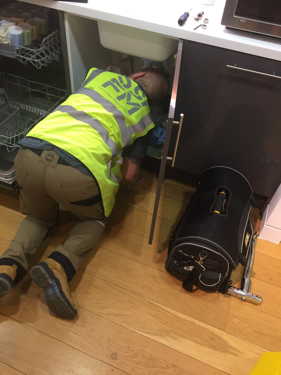 SSiReact's tweet photo. Reliable #handyman Andy recently visited Yell's Reading site to complete some minor but essential #plumbing work. Yell were extremely pleased with Andy's professional demeanour &amp; plumbing knowledge. For speedy #maintenanceservices you can rely on the team at SSiREACT. #handyAndy https://t.co/lWWF3NHgeR