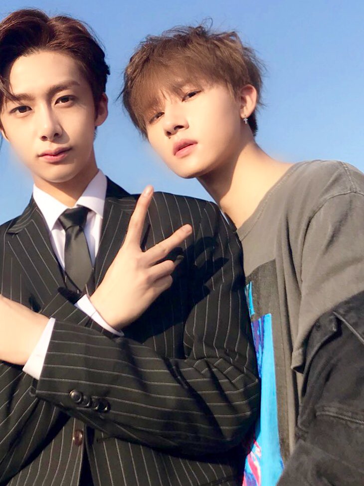 OfficialMONSTAX's tweet photo. [#형원] 내동생. 어느 순간부터 친동생처럼 느껴지는데 참 좋은 거 같다.생일 축하하고 오늘 하루 많은 축하 받아라.추위는 형이 막아줄게.(못 믿겠어..?) https://t.co/NjmZazLMZo