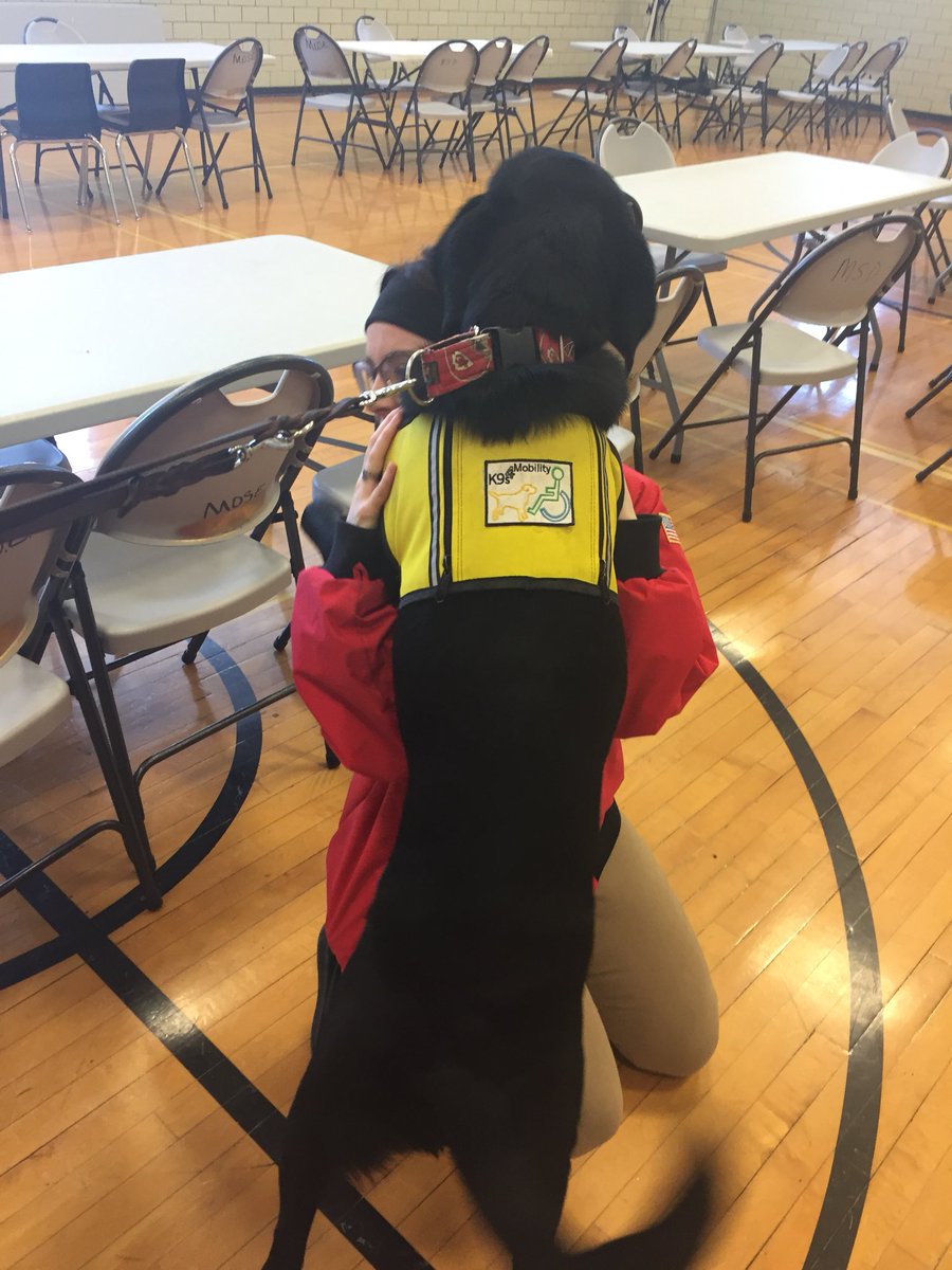 naturally_artis's tweet photo. Oh the Joy! Career Day was awesome! Seeing the 9th graders find a path is one the reasons why I SERVE. Also meeting the service Dog Owen. Sign up to be apart of @cityyear #CYouinKC #Jan26 https://t.co/yfDvssYZaL