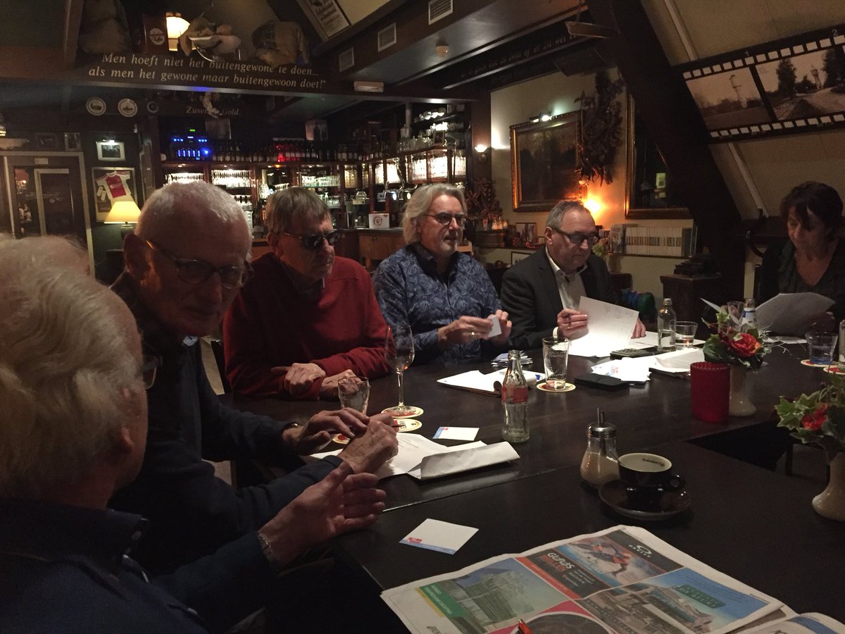 Voorzet's tweet photo. Jurybijeenkomst in @herberghetplein in aanloop naar #Sportgala @MeppelerCourant op 8 februari in @Ogterop. Stemmen publiek en juryleden worden geteld. Wie worden Sportvrouw, Sportman en Sportploeg van het Jaar? https://t.co/VoBYU6ceGE