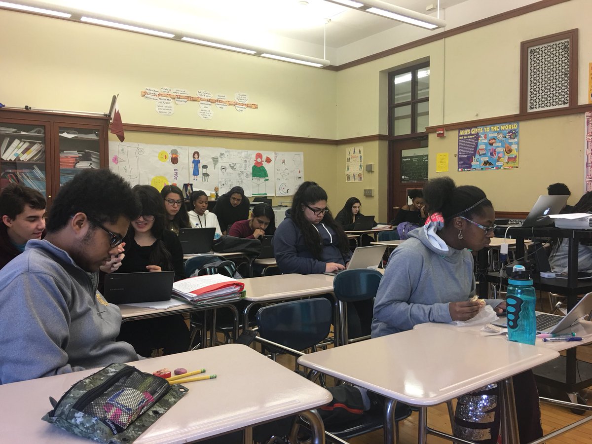 STEAMuseum's tweet photo. @fabughoush  students @LMSAEagles working on pathway 2 “ Understanding the Challenge “ Exploring Digital Museums @JameelaJafri @StevensInit @ChiSisterCities https://t.co/kLL6fMUGF8