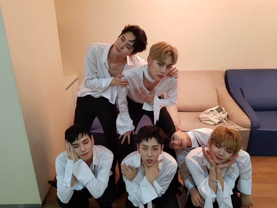 heavenbeing302's tweet photo. ๋ฐ๋ท ์ฒซ ์ ์นด๐๐100์ผ ์ ์นด
#JBJ_100์ผ์ถํํด #JBJDAY https://t.co/sf3R4cMUon