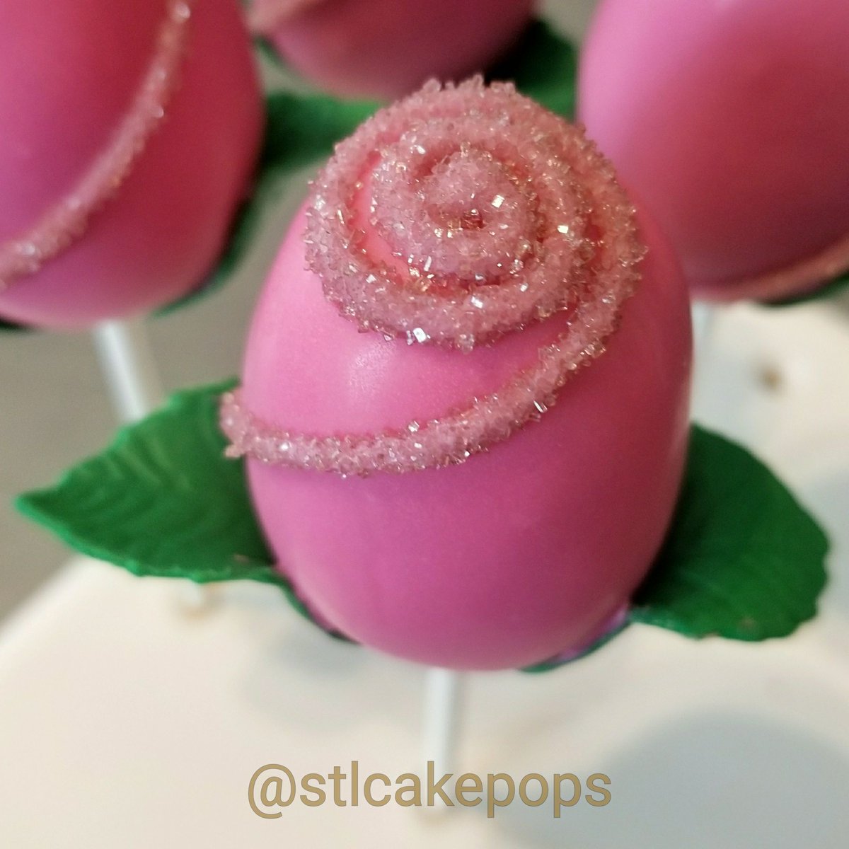 stlcakepops's tweet photo. Is it #spring yet?! Missing the colors of bright blooms but it's spring everyday in our #cakepopbakery ๐ท๐น๐ฅโ #stlcakepops #gotcakepops #cakepops #cakepopart #edibleart #rose #roses #rosecakepops #stl #stlouis #stcharlesmo https://t.co/DEBxhie9M2