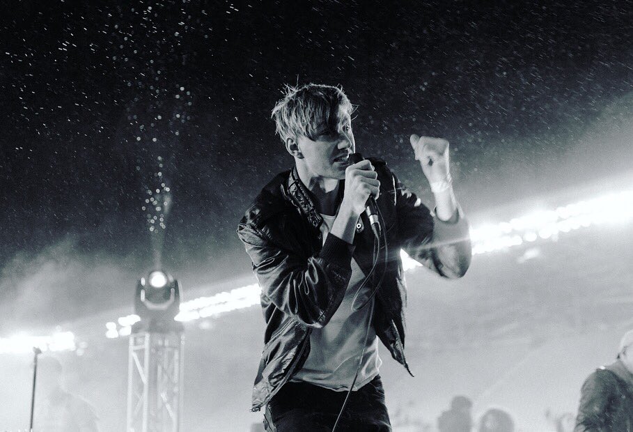 PolaroidSummer_'s tweet photo. Performing live on FoxSports at #KickinforHouston in the Rain! Our dude @ariefstark got some great shots! https://t.co/vyvO1ZCBAW