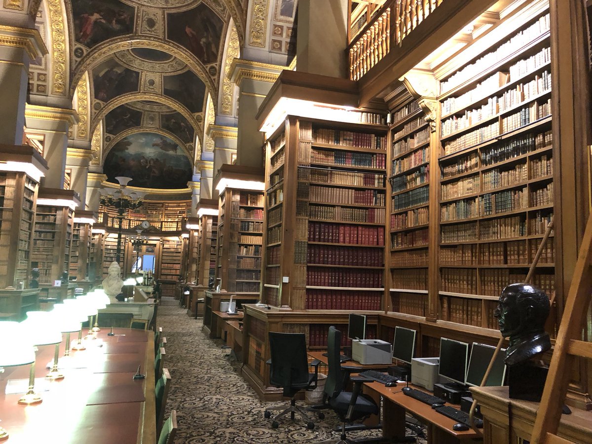 EMNormandie's tweet photo. 48 jeunes de 1ère et Terminale en visite à #Paris dans le cadre des @EM_Cordees #EDRESUP #EMNormandie. Au programme : visite de l'Assemblée Nationale et du @quaibranly ! https://t.co/UPbMemMsEM