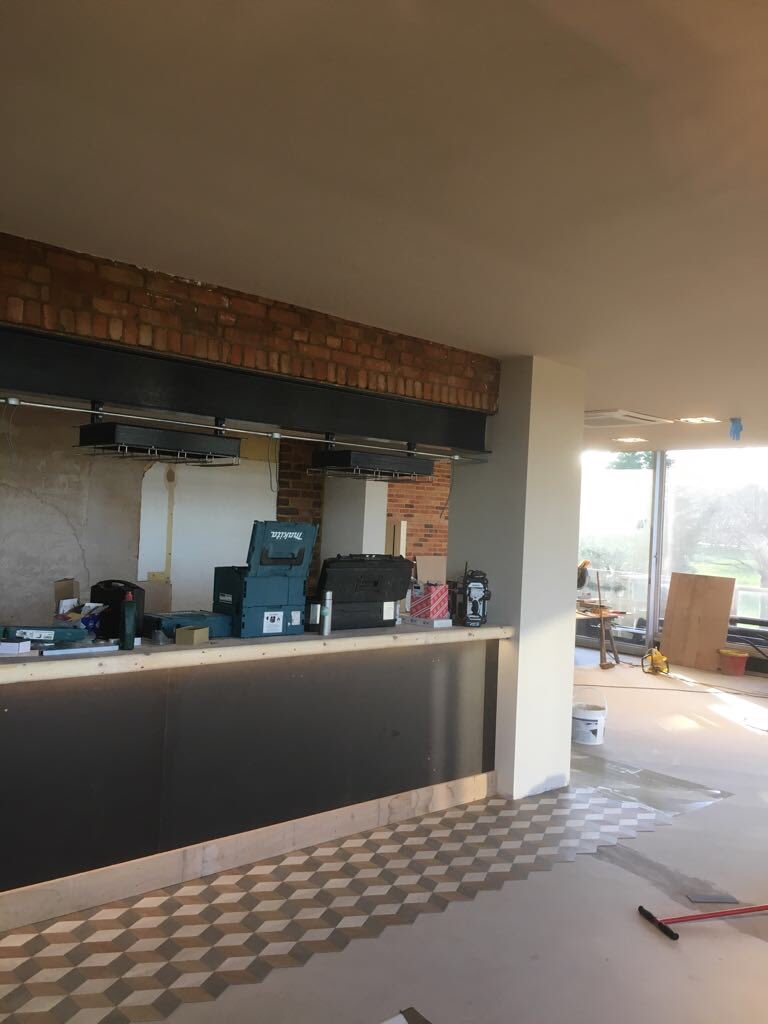 viewwelwyn's tweet photo. Our new bar taking shape... not long until we’re ready to open #theview #theviewisnew #WelwynGardenCity ⛳️🍻🥂 https://t.co/nPOiJtFisK