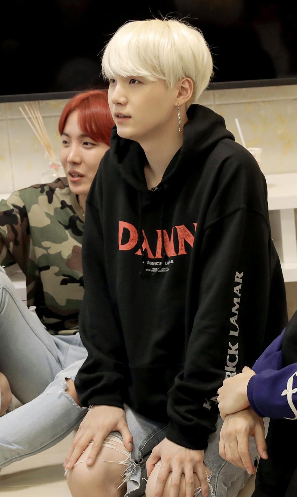X c h a i Same yoongi same damn ThankYouARMY BTSLoveMyself BTSARMY BTS BTSARMY BTS SMA TODAY yoongi suga Bangtan https t A6LdUfNyhA X