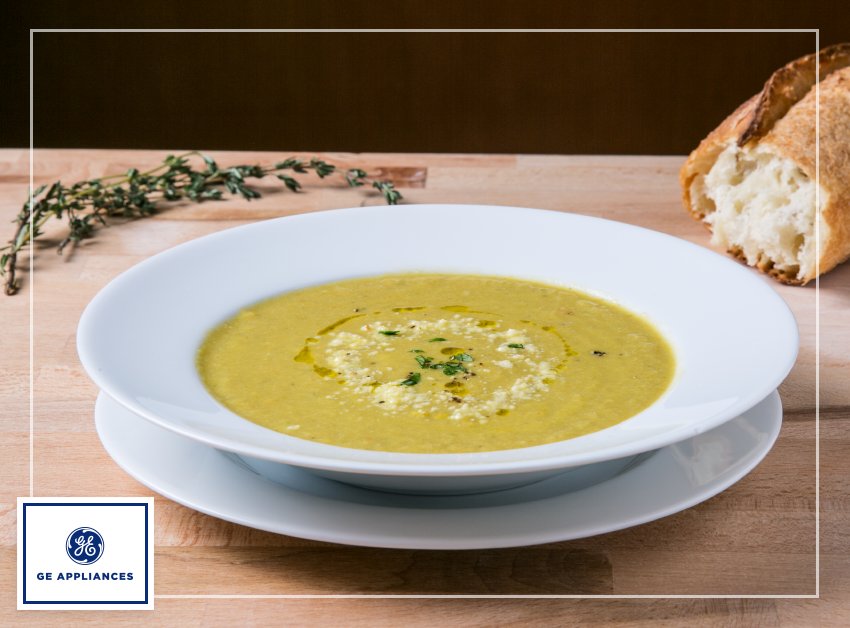 universityelect's tweet photo. GE's cauliflower and leek soup is a quick and easy vegetarian soup perfect for cold winter days. What more could you want in a soup recipe? Get the recipe: https://t.co/QVuczxZYgQ https://t.co/RY1Q0CAxJz